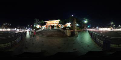 八坂神社は22:00頃まで参拝できます。