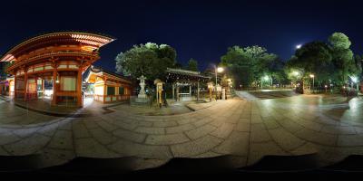 むしろ夜の参拝をオススメします。