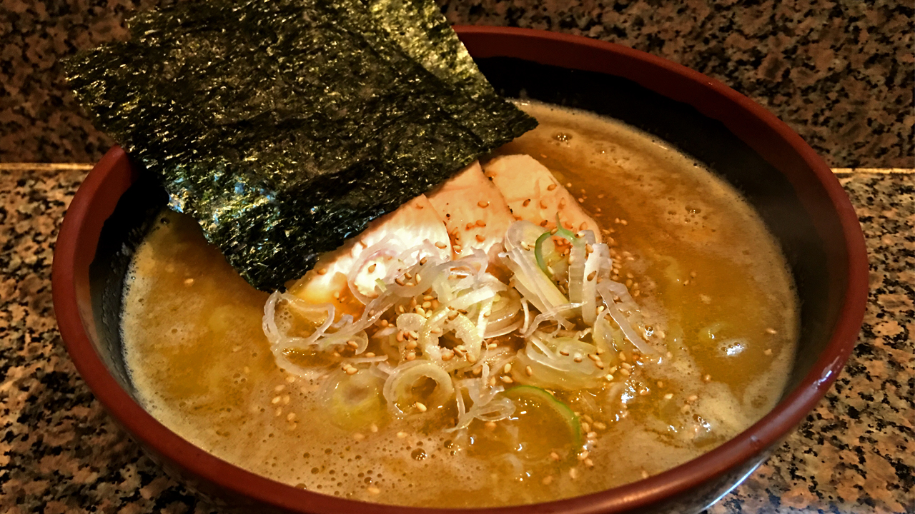 鶏白湯ラーメン
