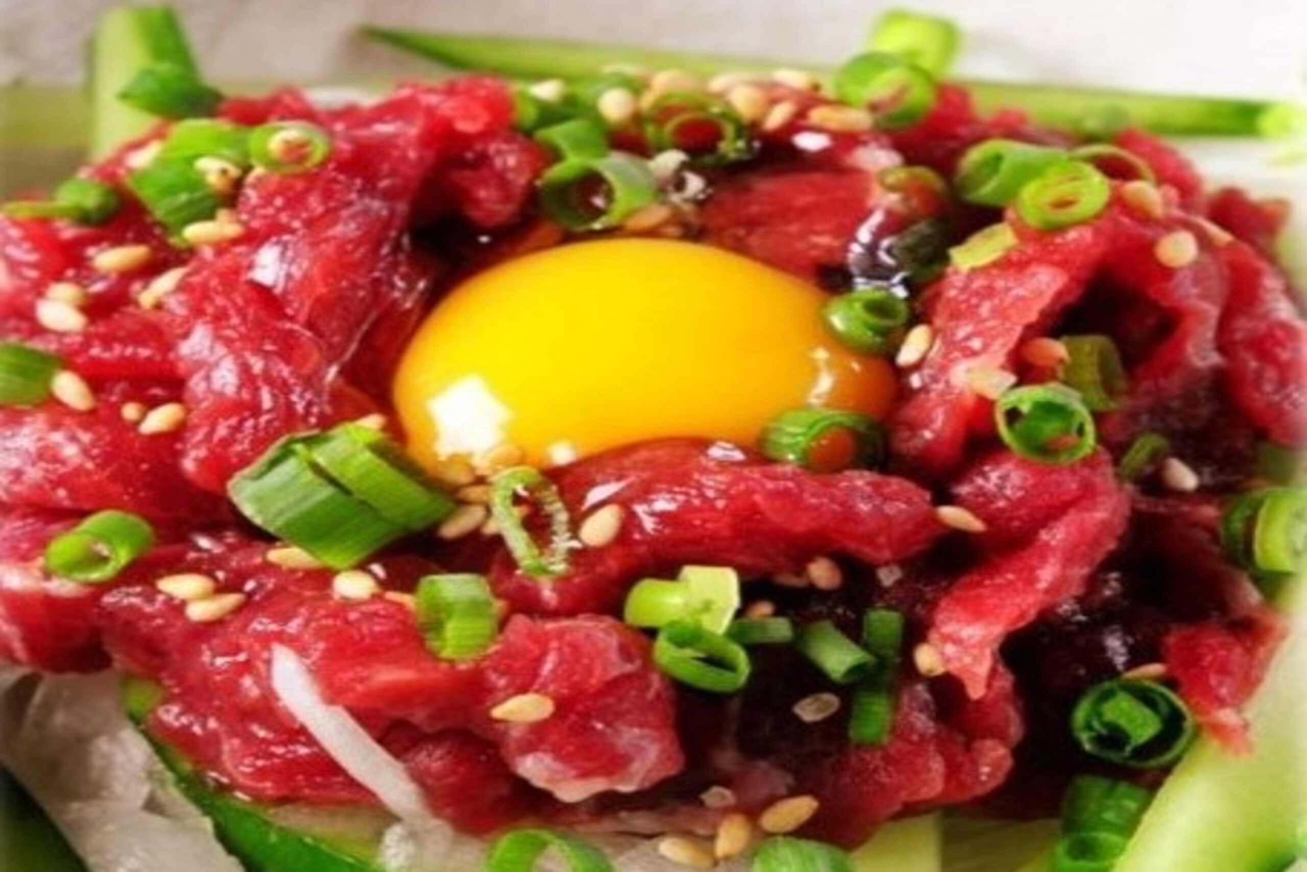 特選馬刺し桜ユッケ