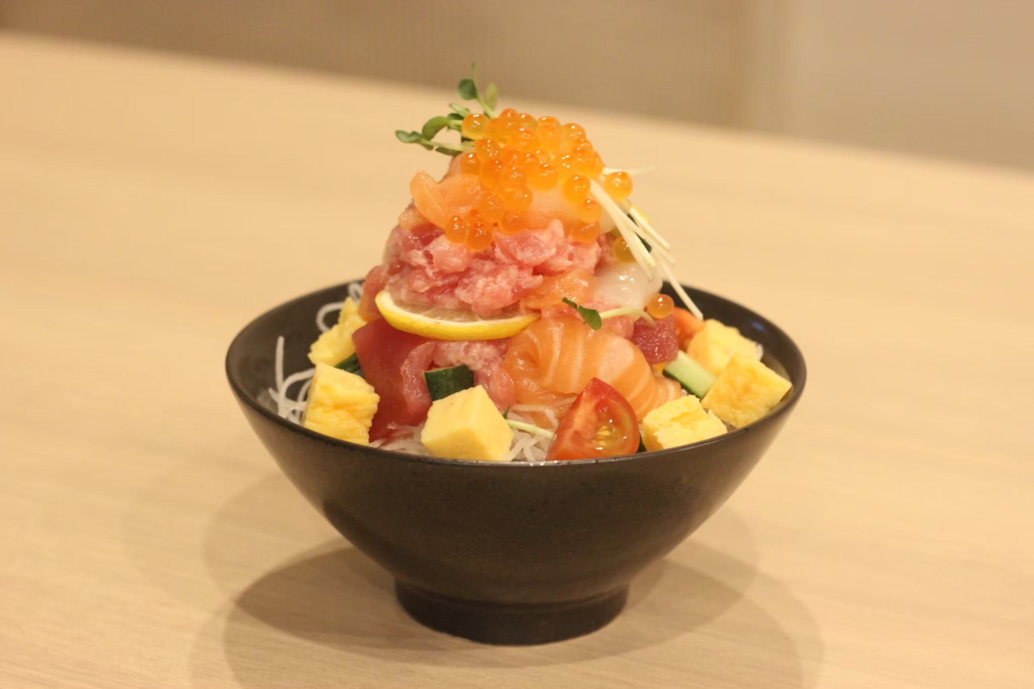 山盛り海鮮丼 1580円