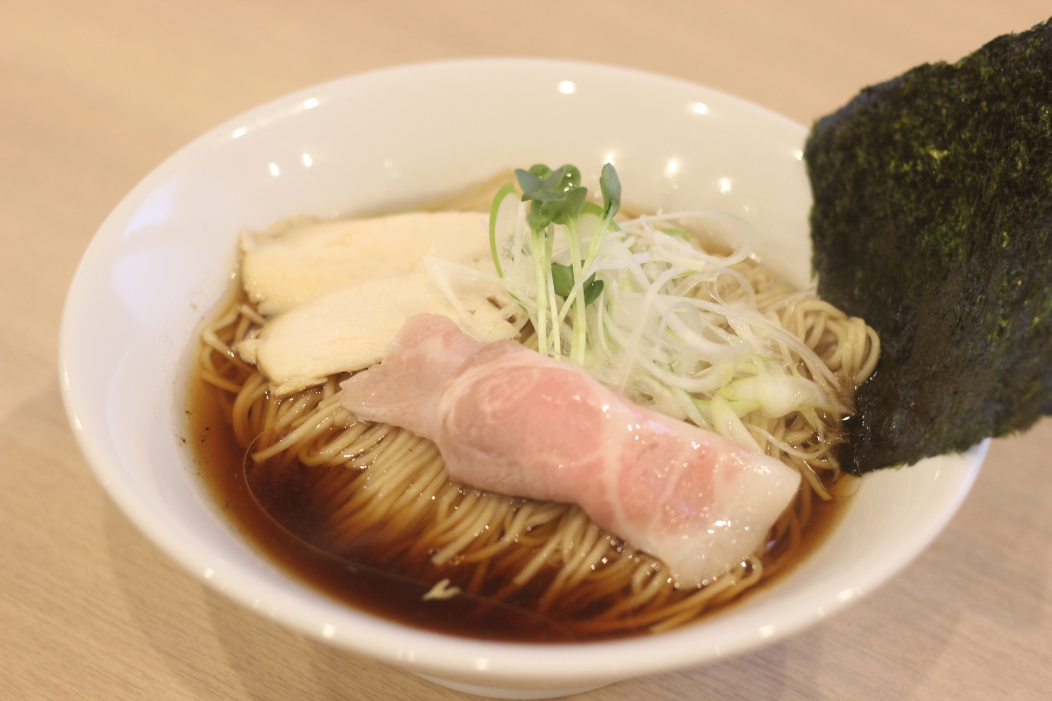 淡麗中華そば　醤油（細麺）　900円